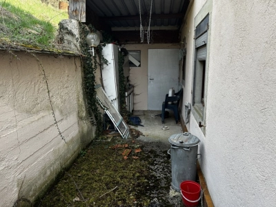 Fläche hinter dem Haus