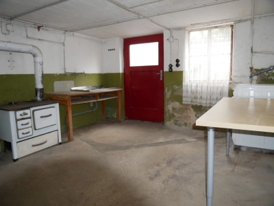 UG - Hauswirtschaftsraum mit Ausgang zum Garten